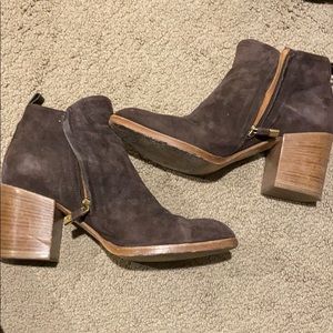 Chocolate brown Alberto Fermani booties